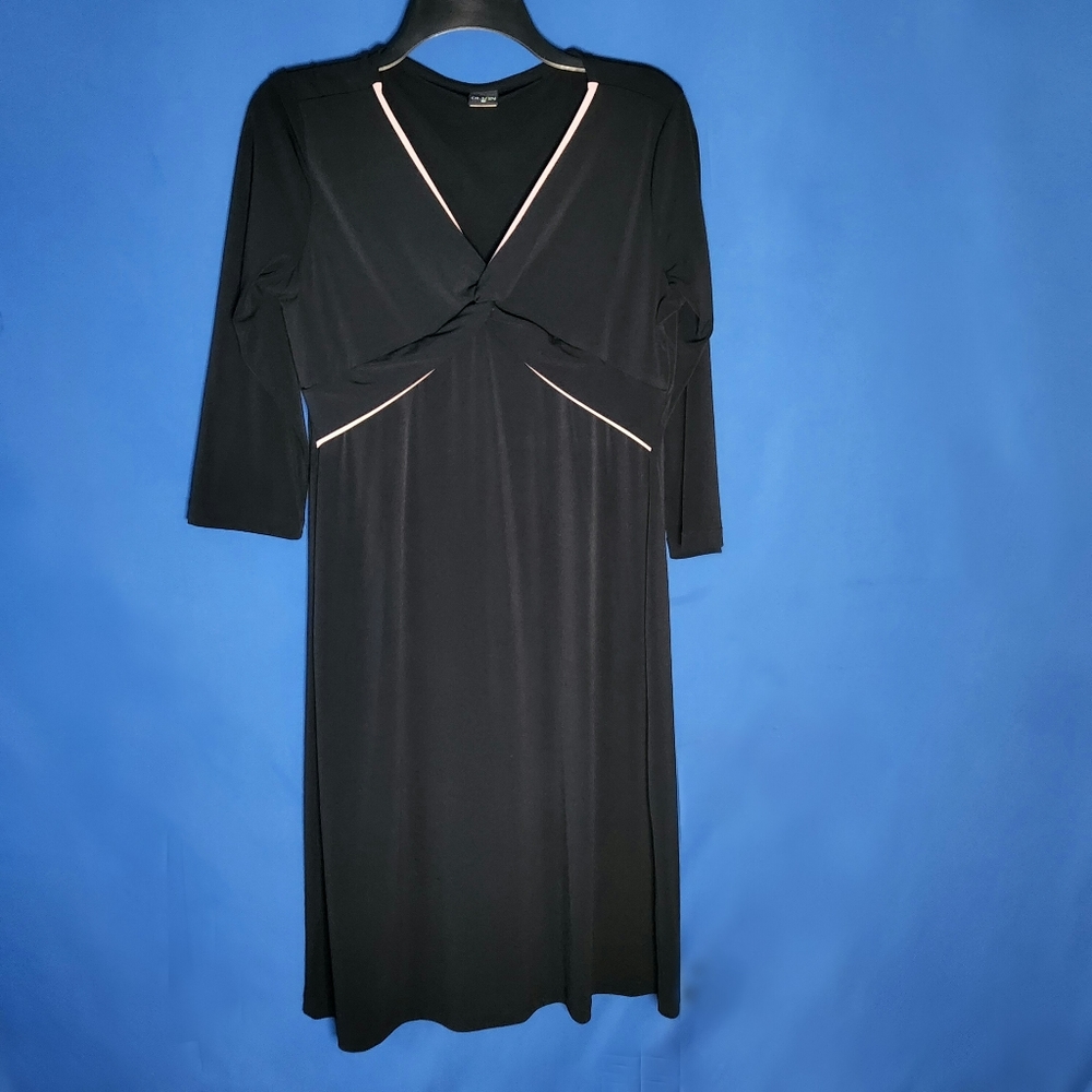 Olian Little Black Dress With Stylish Pink Trim And 3/4-Length Sleeves